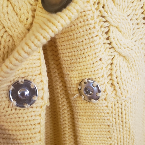 Jillian & Nicole Women's Cable Knit Three Snap Cardigan Sweater - Picture 4 of 8